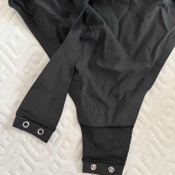 NWT SKIMS Black Strapless Thong Bodysuit Size S - Picture 4 of 4